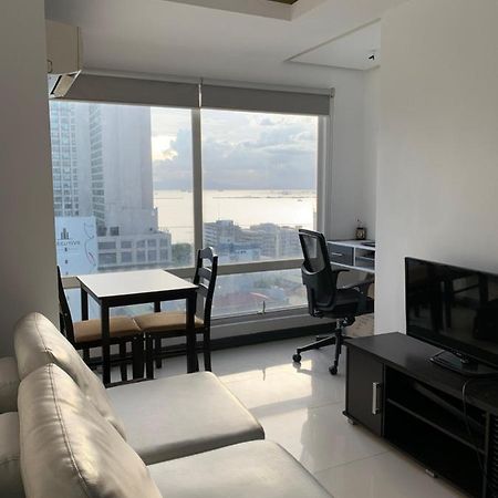 1 Bedroom With Balcony, Fully Furnished Overlooking Manila Bay At Birch Tower, Malate, Manila Exteriör bild