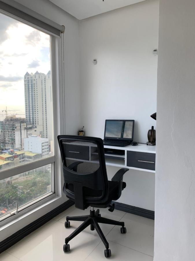 1 Bedroom With Balcony, Fully Furnished Overlooking Manila Bay At Birch Tower, Malate, Manila Exteriör bild